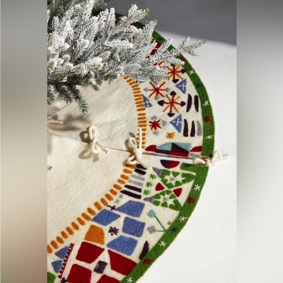 Anthropologie-Folk Tree Skirt NWT - Picture 3 of 16